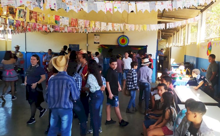 Festas Julinas movimentam escolas em Itaperuna, RJ