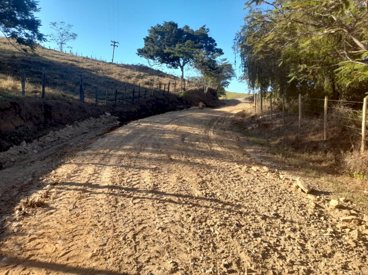 Secretaria de Agricultura de Itaperuna avança na recuperação de estradas vicinais