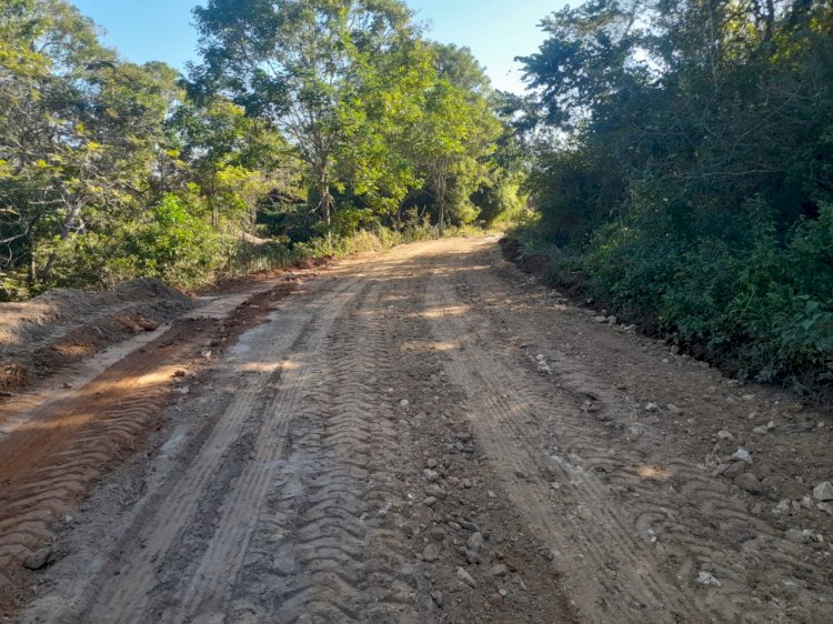 Secretaria de Agricultura de Itaperuna recupera estradas na Aguinha e adjacências