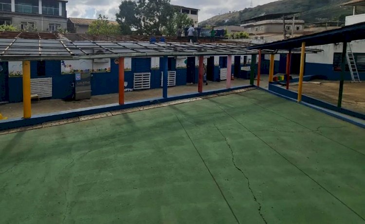 Secretário de Educação de Itaperuna visita escola no bairro Cehab