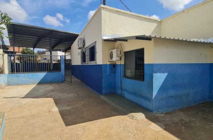 Secretário de Educação de Itaperuna visita escola que passa por obras de ampliação