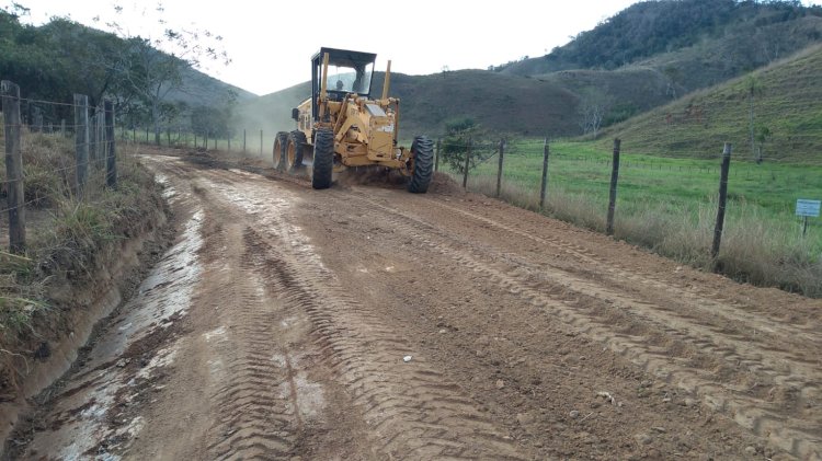 Secretaria de Agricultura de Itaperuna recupera a Estrada do Bambuí