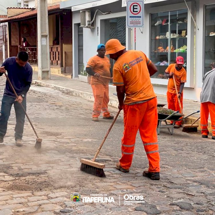 Tem obra em toda parte!