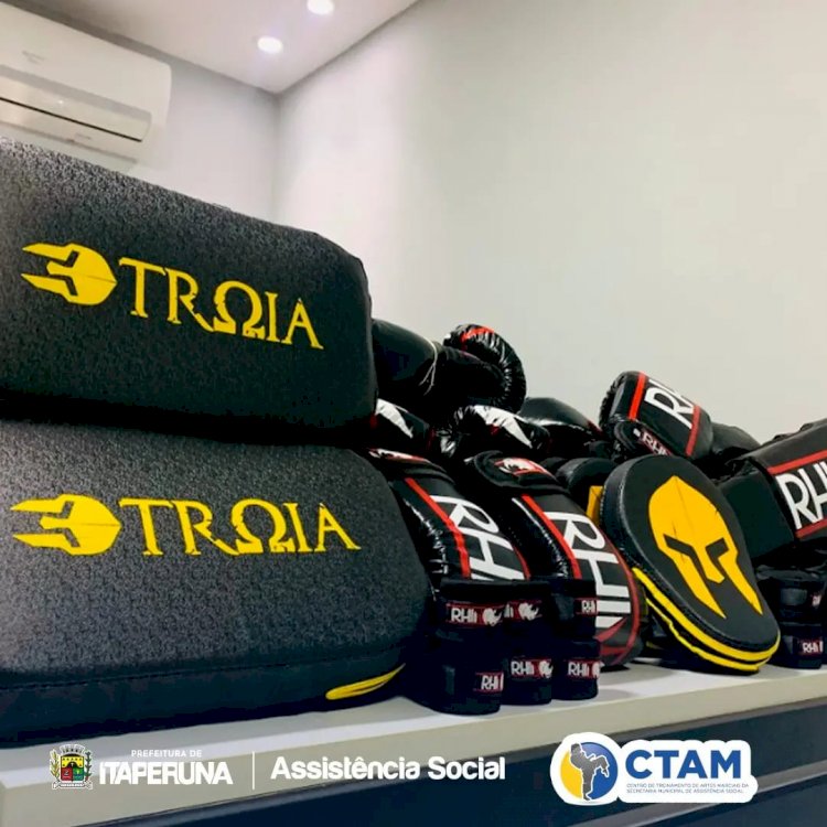 Prefeitura realiza entrega dos materiais esportivo ao CTAM.