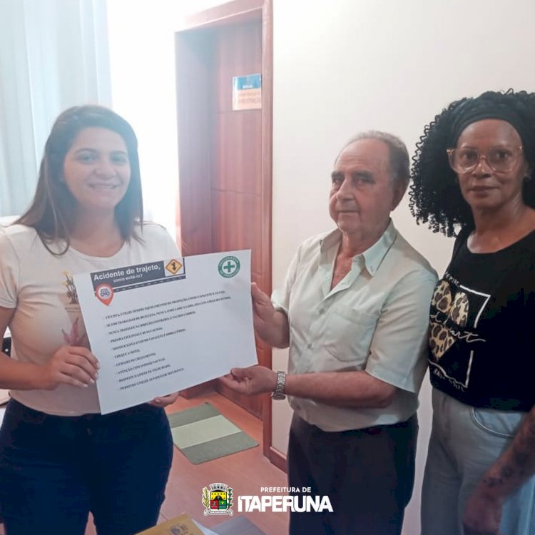 Prefeitura realiza campanha de prevenção de acidente de trajeto com servidores municipais.