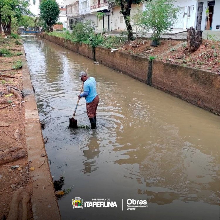 Prefeitura promove ação de limpeza na CEHAB.