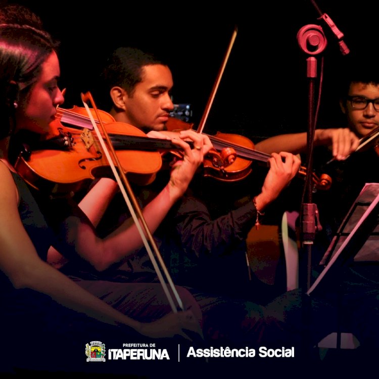 A secretaria de Assistência Social Trabalho e Habitação, com a Orquestra Retocando, o CRAS e o SCFV da pessoa Idosa, promoveram Concerto de Natal no Cine Teatro do IFF.