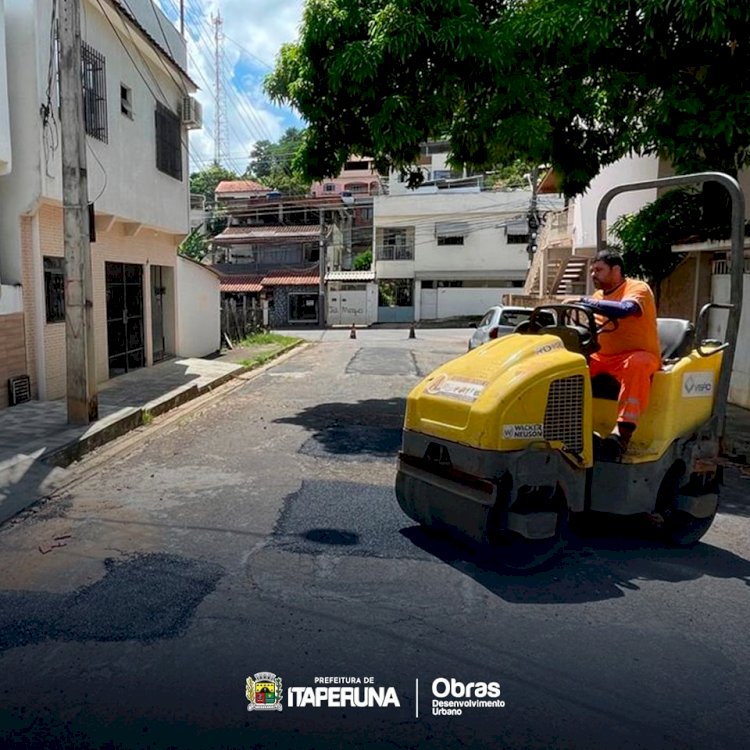 Secretaria de Obras realiza Operação Tapa Buraco  no bairro Fiteiro.