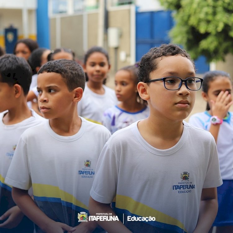 E.M. Francisco de Mattos Ligiéro realiza caminhada de conscientização contra a dengue.