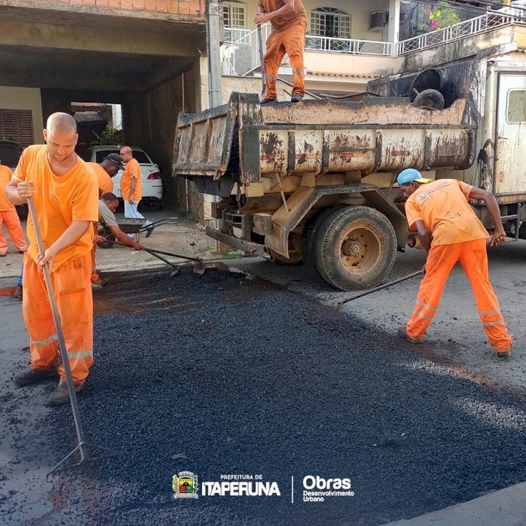 Secretaria de Obras realiza Operação Tapa Buraco  no bairro Cehab.