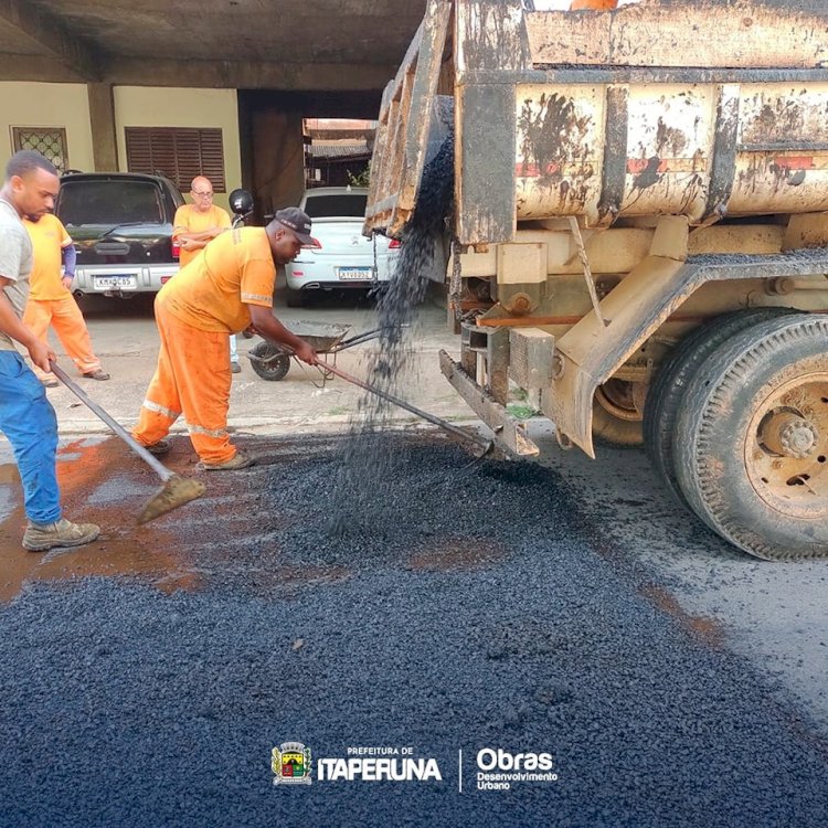 Secretaria de Obras realiza Operação Tapa Buraco  no bairro Cehab.