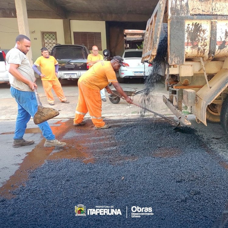 Secretaria de Obras realiza Operação Tapa Buraco  no bairro Cehab.