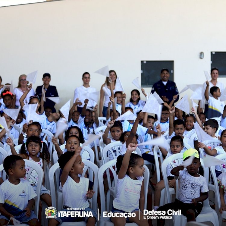 Guarda Municipal ministra palestra contra bullying na E.M. Santa Paz.