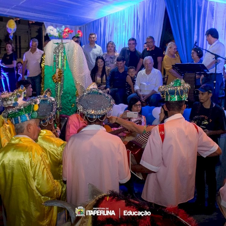 Prefeitura realiza tradicional desfile cívico pelos 134 anos da cidade.