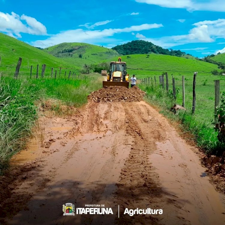 Recuperação das estradas da Serrinha e arredores.