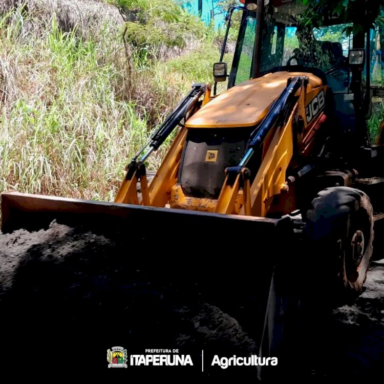 Recuperação das estradas da Serrinha e arredores.