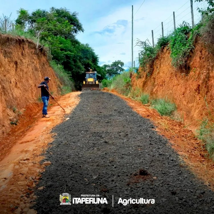 Recuperação das estradas da Serrinha e arredores.