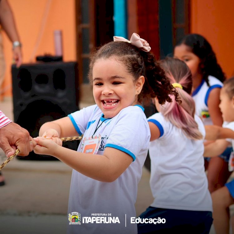 Mais de 8 mil alunos retornam às aulas na rede municipal de ensino.