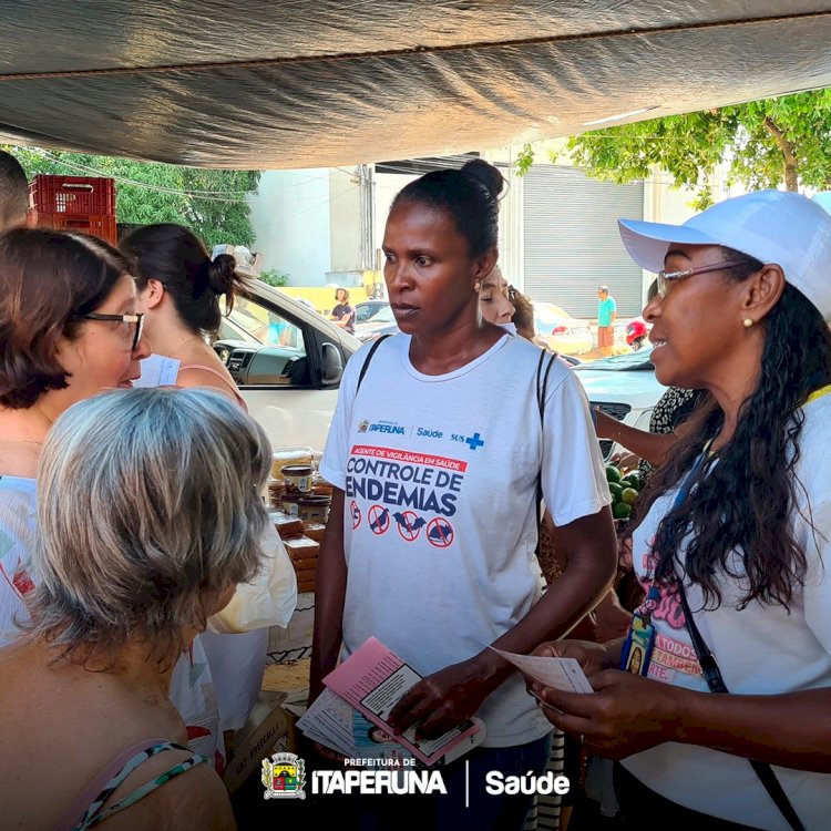 Secretaria de Saúde realiza dia D de combate à dengue na Feira Livre.