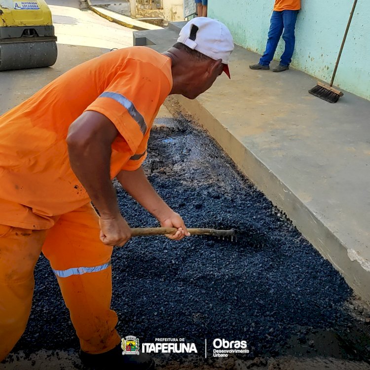 Operação tapa-buraco na Cehab.