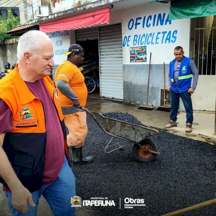 Prefeitura mobiliza equipes para agilizar a limpeza e manutenção das ruas após fortes chuvas.