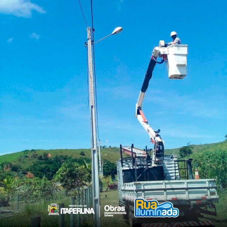 Localidade do Feijão Queimado recebe equipe do Programa Rua Iluminada.