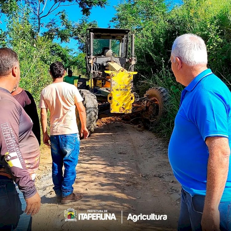 Secretaria de Agricultura segue com o trabalho de recuperação das estradas vicinais.