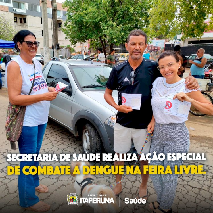 Secretaria de Saúde realiza ação especial de combate a dengue na feira livre.